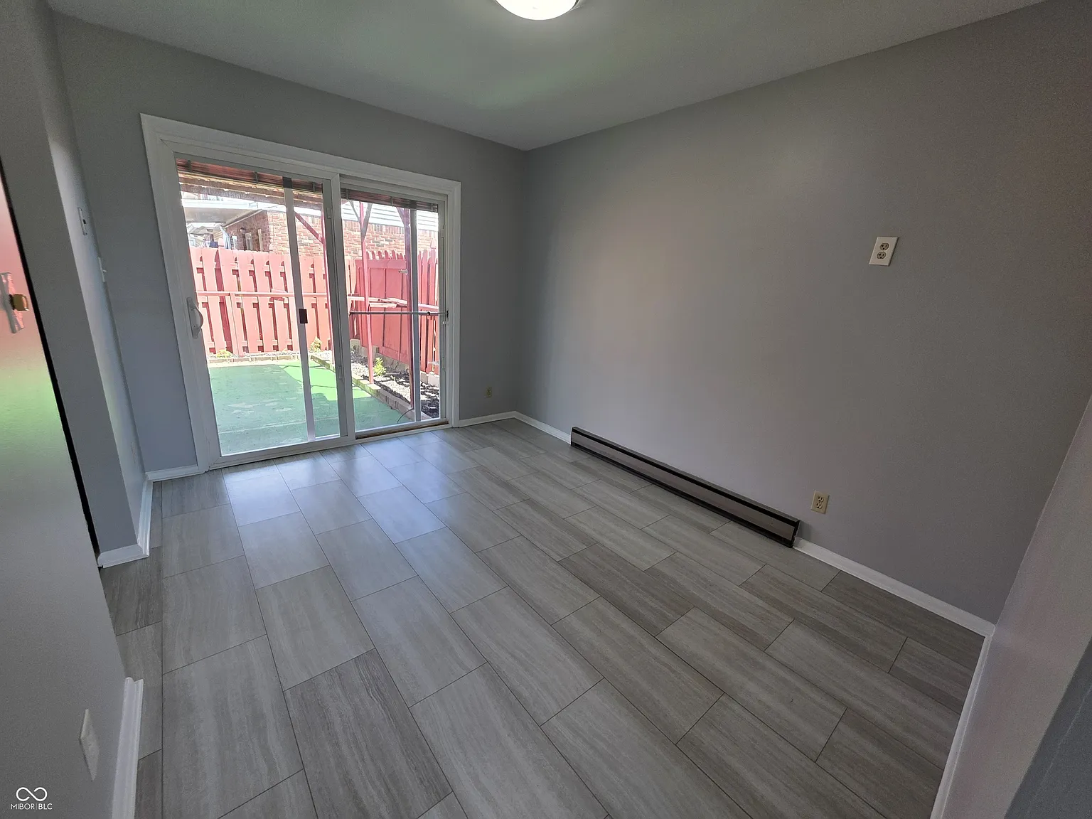 3 bed, 1.5 bath, 1242 sqft, $1,145 — Photo 4