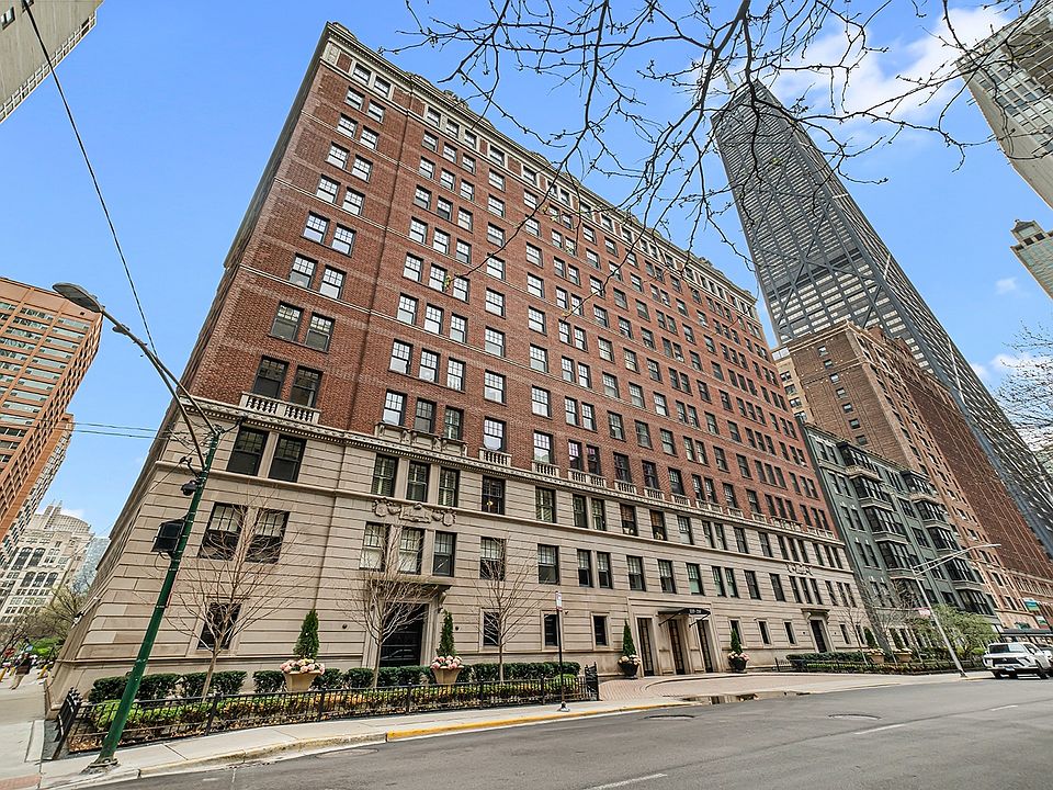 1st image of 227 E Delaware Pl #8C