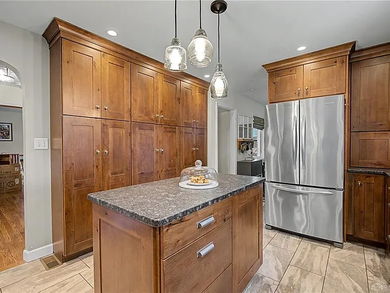 333 Thruston Blvd E — Photo 15