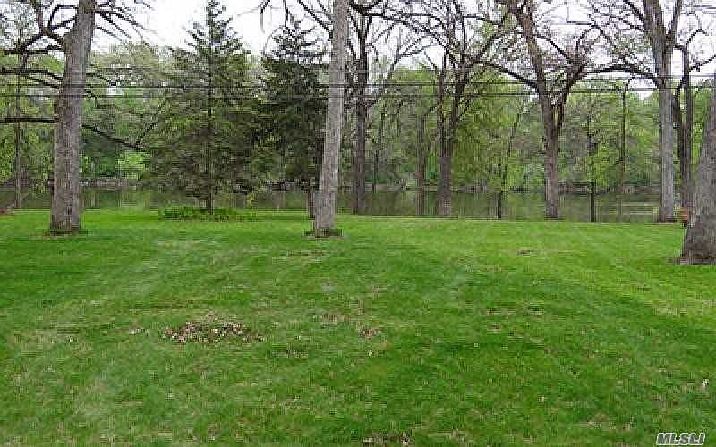 1st image of 30 Barnyard Ln