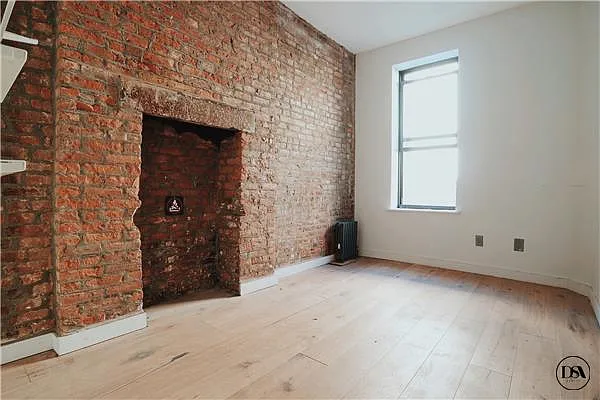 Rented by DSA Realty | media 7