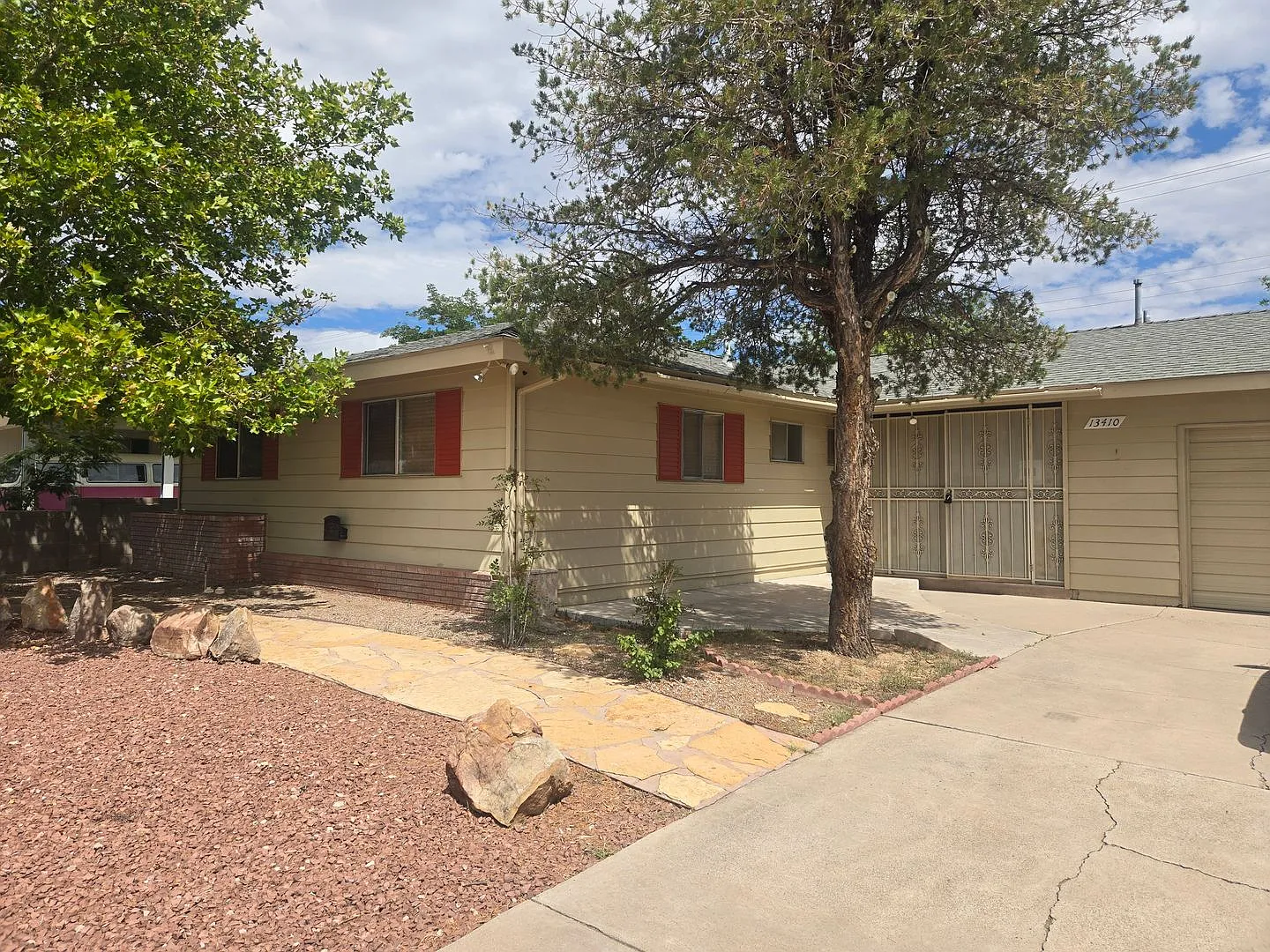Coming Soon! 9/1/2026 Beautifully Updated Ne Heights 3 Bedroom 2 Bath 2 Car Garage With Larger Ya... — Photo 2