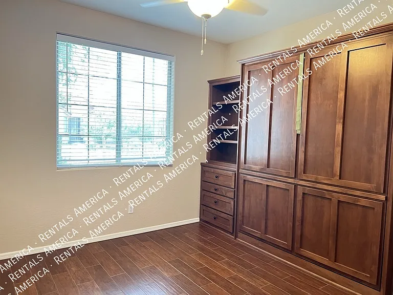 1536 E Fontana Dr — Photo 35