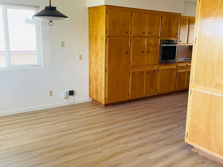 469 Kern Ave — Photo 10