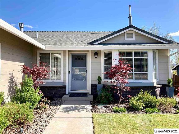 3rd image of 1010 Cameron Way