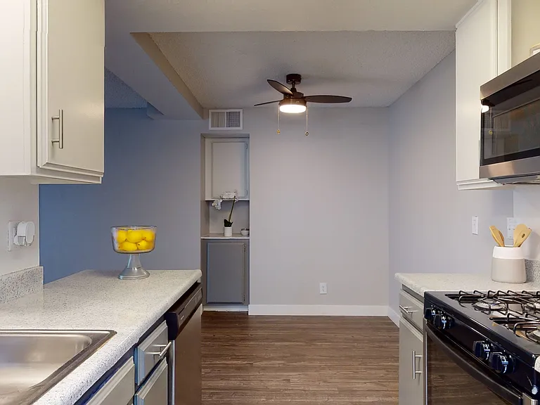 Hillside Village Apartments — Photo 6
