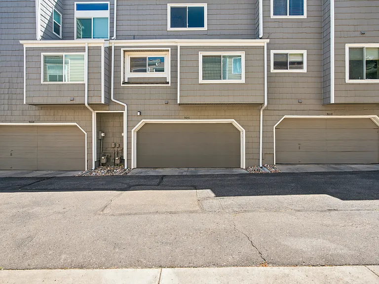 9010 Bear Mountain Dr — Photo 27