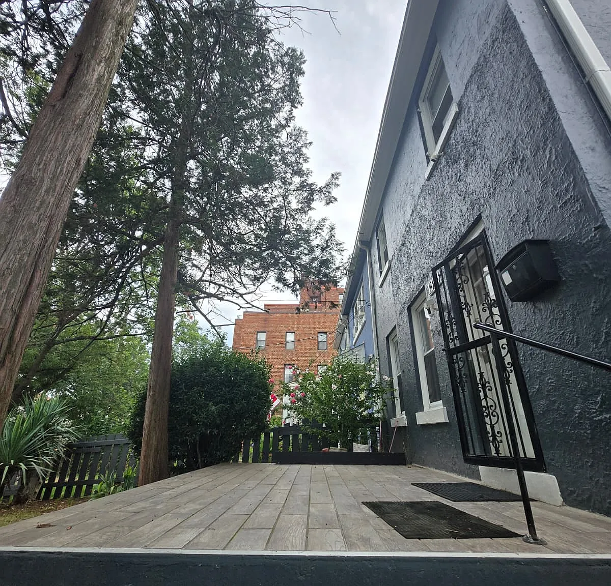 3 bed, 1900 sqft, $4,700 — Photo 2