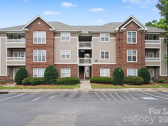 4th image of 9849 Campus Walk Ln APT D