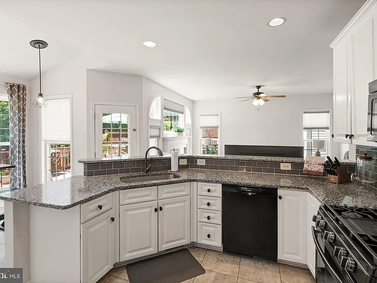 6050 Smooth Stone Pl — Photo 14