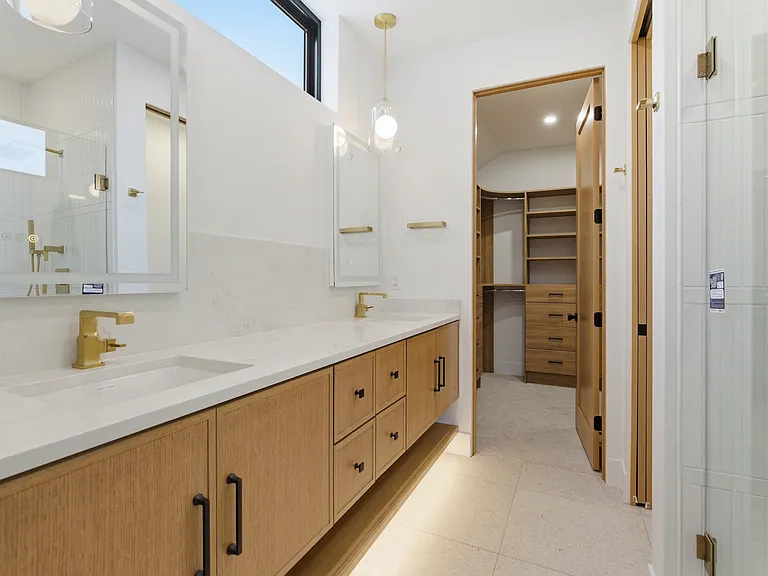 Primary bath