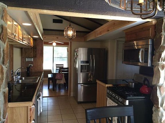 4th image of 102 Live Oak Ln