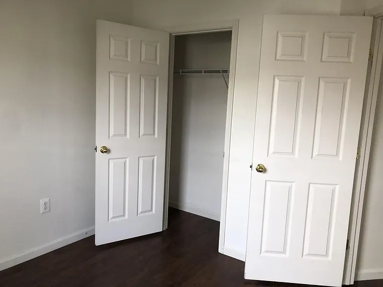 2527 Emerson Dr — Photo 10