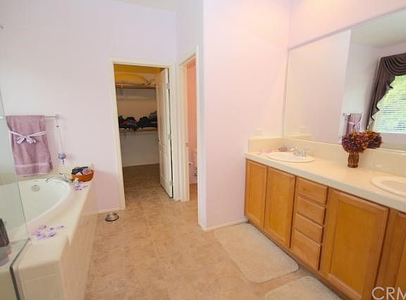 4th image of 38876 Summit Rock Ln
