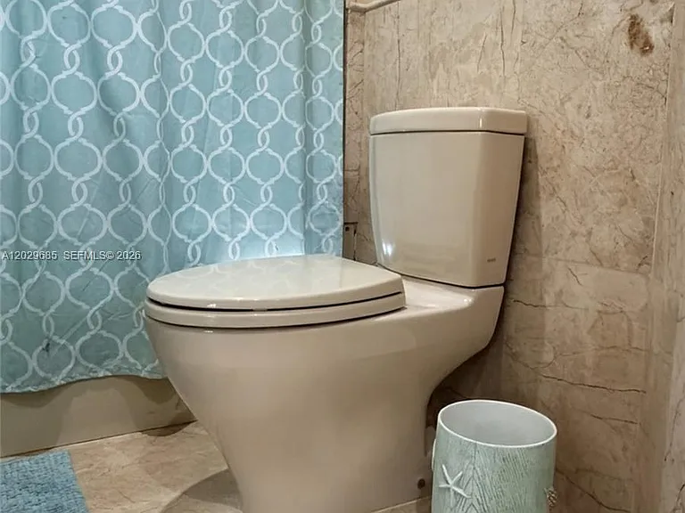 10445 Canterbury Ct — Photo 76