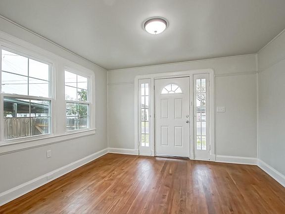 4th image of 549 Avenue G