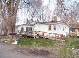 206 N Beverly St, Shoshone, ID 83352
