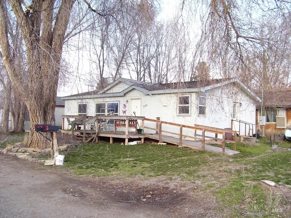 206 N Beverly St, Shoshone, ID 83352