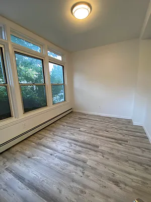 Rented by Tyler Vincent Real Estate Inc | media 8