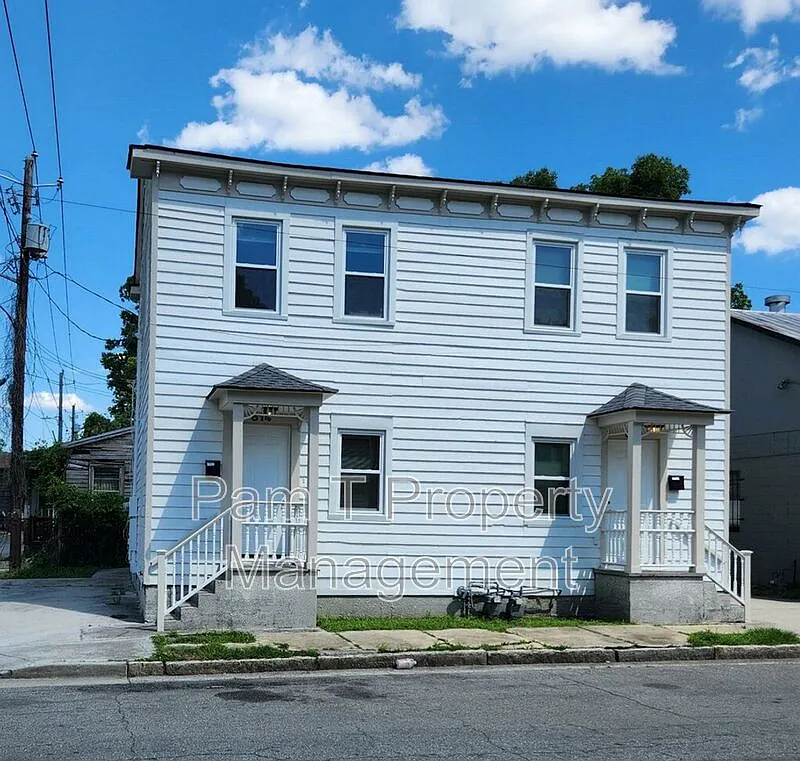 2 bed, 1.0 bath, 865 sqft, $1,599 — Photo 1