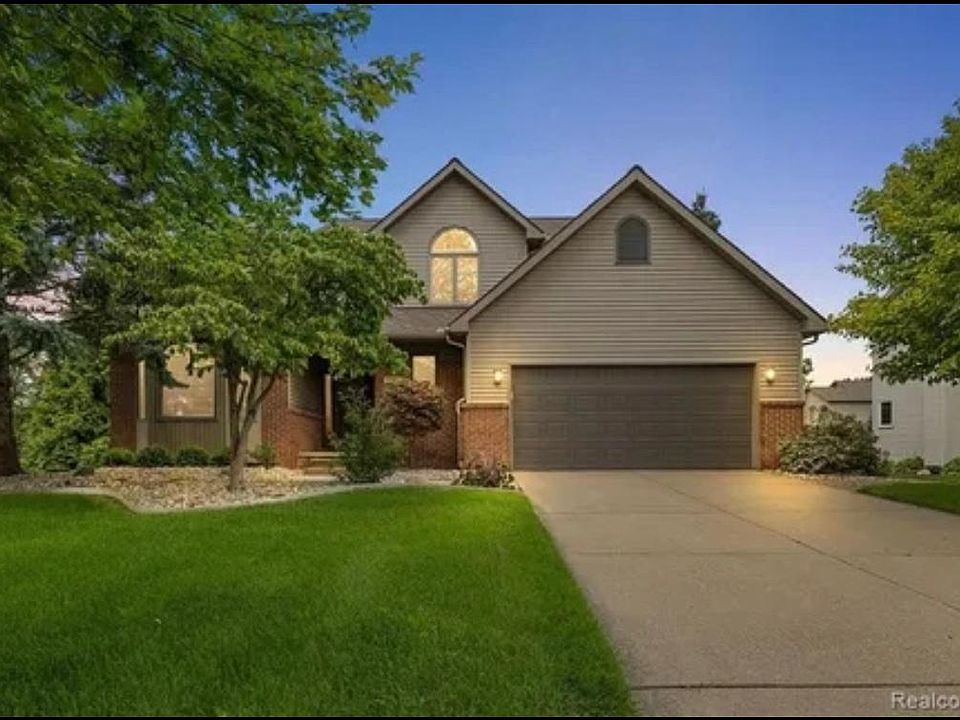 1st image of 646 Eider Way