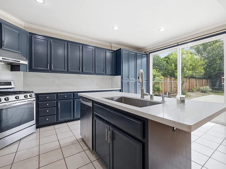 722 Summer Ln — Photo 32