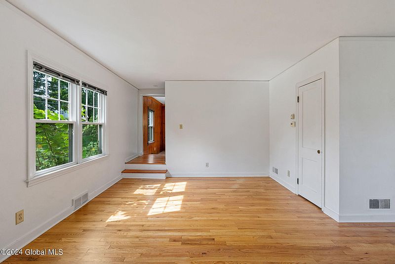 5th image of 18 Kakely Street