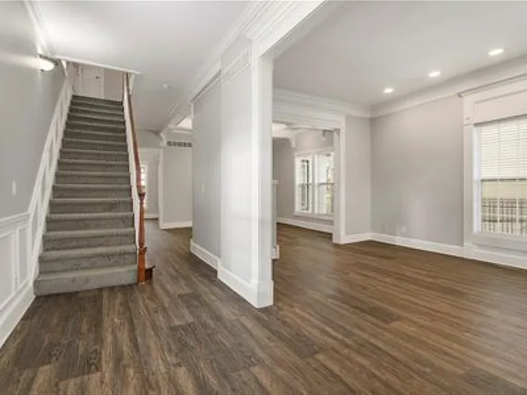 810 W Truman Rd — Photo 17