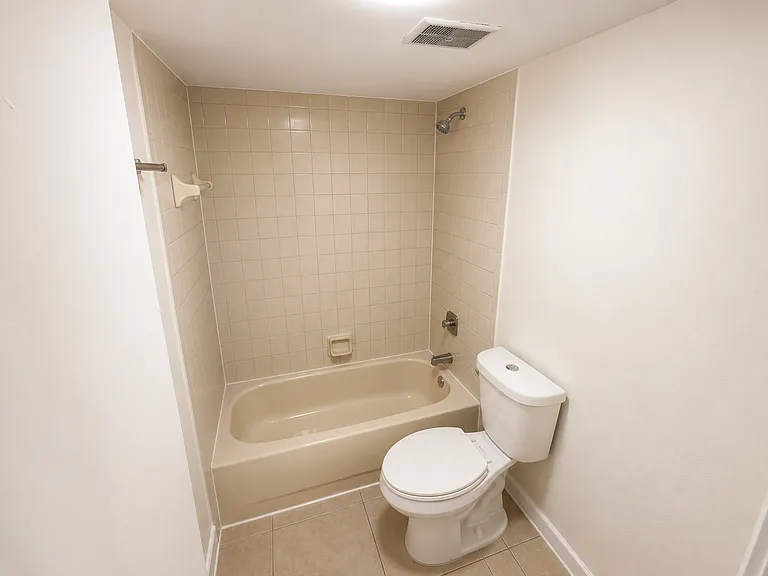 Pacifica Apartments — Photo 14