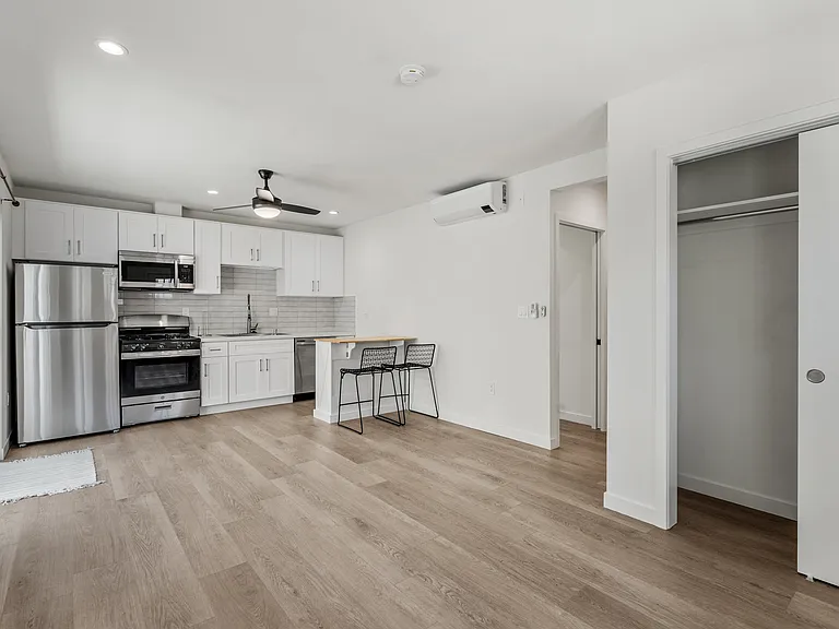 602 Douglas St #602 — Photo 9