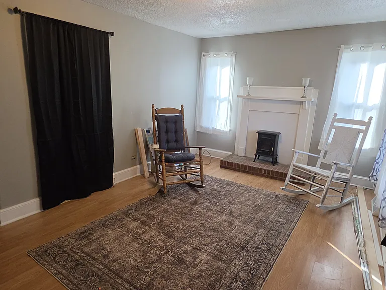 450 Main St #1 — Photo 7