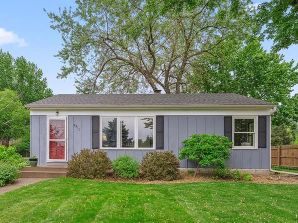 2918 Asbury St, Roseville, MN 55113