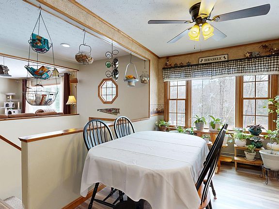 5th image of 899 Allen Pond Road