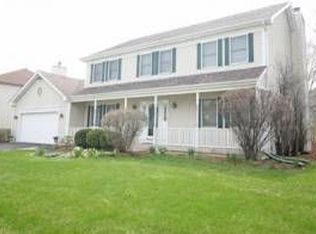 1348 Rolling Oaks Dr, Carol Stream, IL 60188