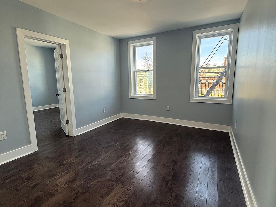 1st image of 190 Park St APT 4