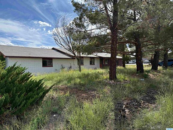 3rd image of 801 Country Club Dr
