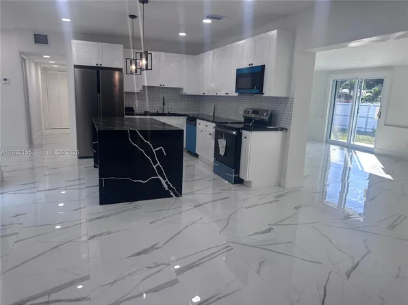 19800 NW Miami Ct, Miami Gardens, FL 33169