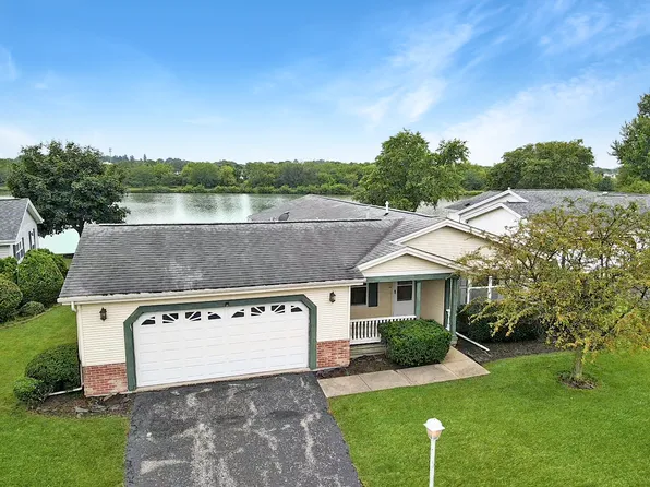 13 Devonshire Ct, Grayslake, IL 60030