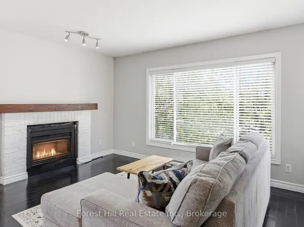 23 Dawson Dr #109, Collingwood, ON L9Y 5B4