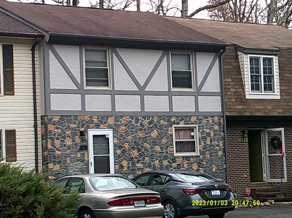 239 Iris Ln, Danville, VA 24540