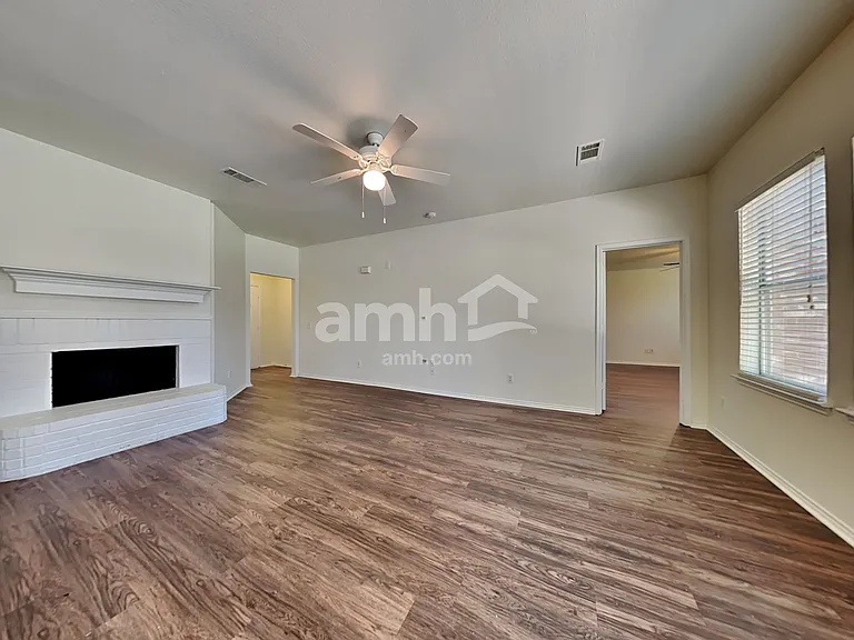 223 Lake Texoma Dr — Photo 7
