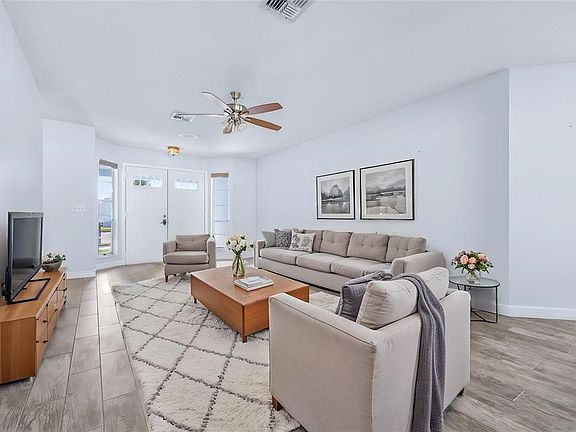 2nd image of 11525 Forest Run Ct