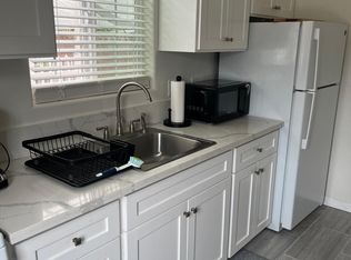 10727 Saticoy St, Sun Valley, CA 91352