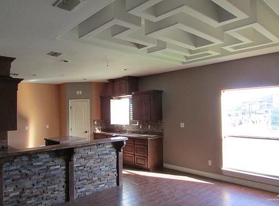 5th image of 2608 Flamingo Ave