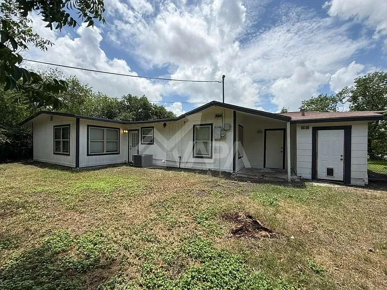 4511 Diamondhead Dr — Photo 8