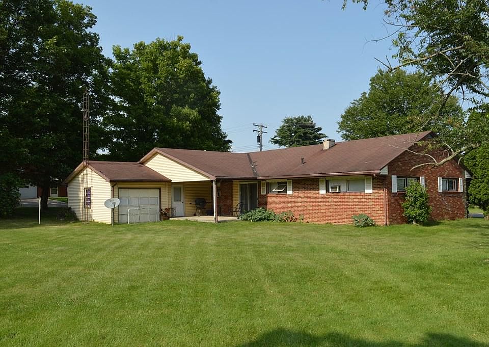 2nd image of 125 Brookwood Way N
