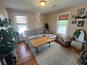 19 Pond St, Westerly, RI