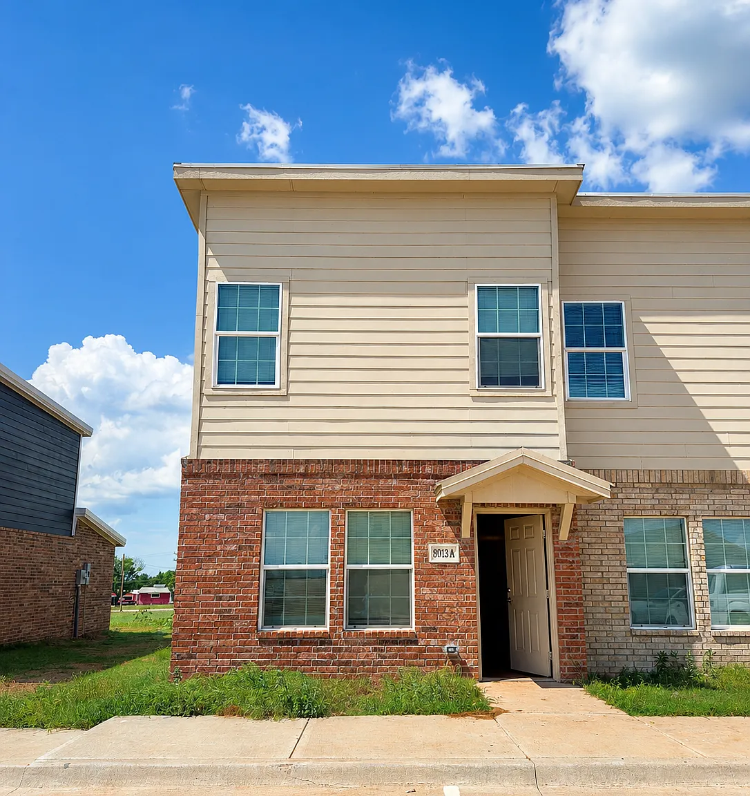 3 bed, $1,400 — Photo 1