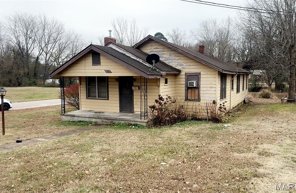 1st image of 402 W Harper St