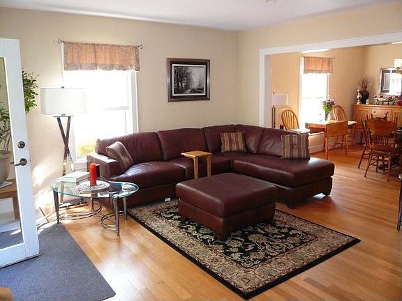 4th image of 698 Woodland Dr